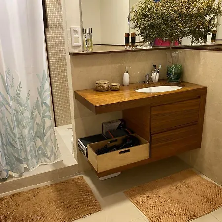 Raices. Agradable Casa Con Piscina