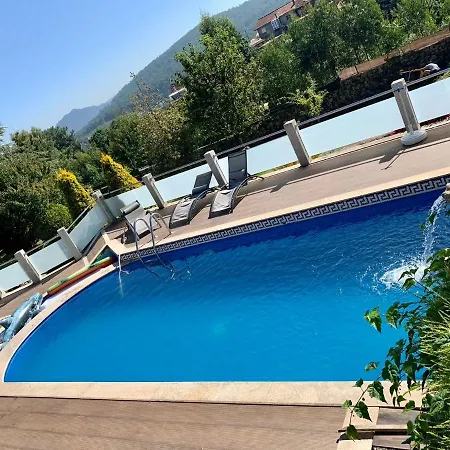 Raices. Agradable Casa Con Piscina Villa