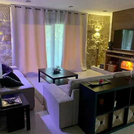 Raices. Agradable Casa Con Piscina Villa *