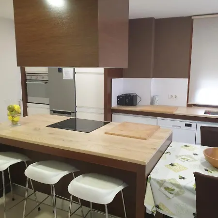 Raices. Agradable Casa Con Piscina * Baiona