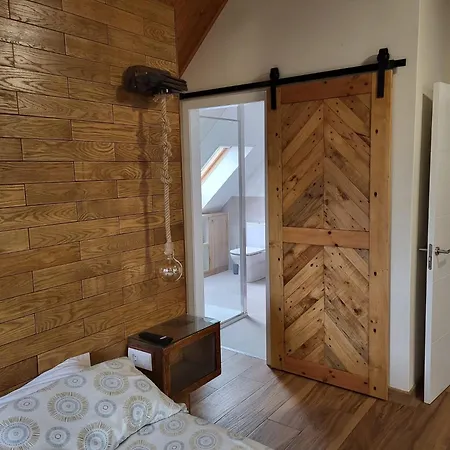 Raices. Agradable Casa Con Piscina *