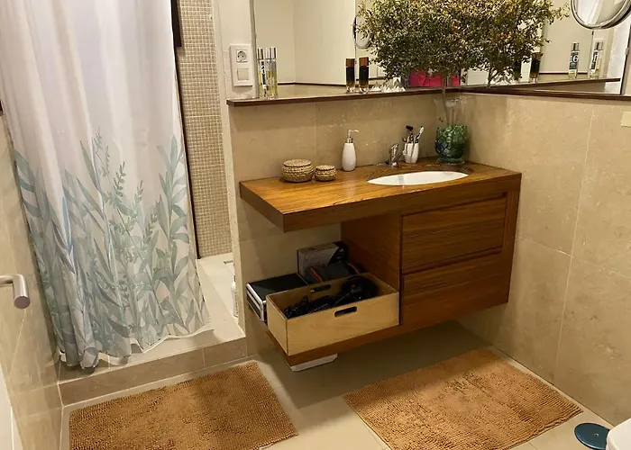 Raices. Agradable Casa Con Piscina